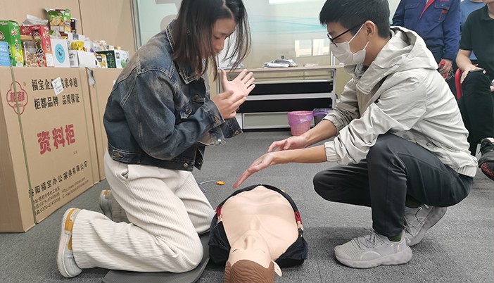 守护健康 从“知”到行——职工健康与急救知识培训